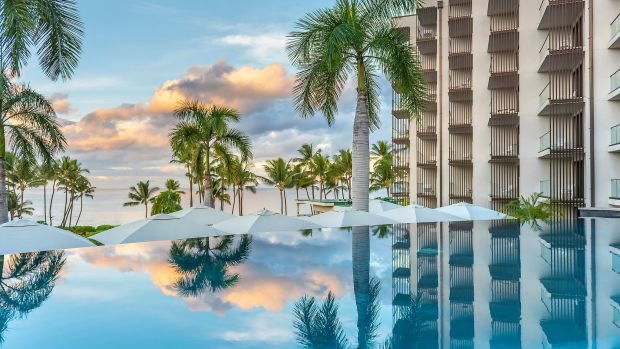 Best Ways to Fly to Hawaii with Points & Miles in 2026